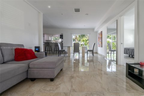 House in Miami, Florida 4 bedrooms, 133.97 sq.m. № 2035125 - photo 28