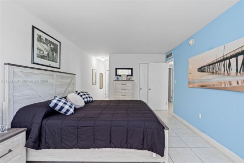 Купить кондоминиум в Майами-Бич, Флорида 2 спальни, 102.19м2, № 2024673 - фото 24