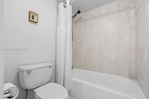 Купить кондоминиум в Майами-Бич, Флорида 2 спальни, 102.19м2, № 2024673 - фото 21