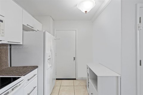 Купить кондоминиум в Майами-Бич, Флорида 2 спальни, 102.19м2, № 2024673 - фото 15