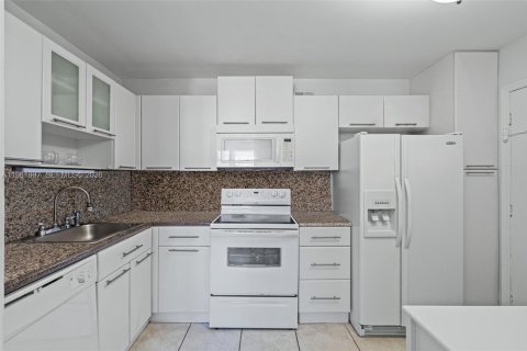 Купить кондоминиум в Майами-Бич, Флорида 2 спальни, 102.19м2, № 2024673 - фото 13