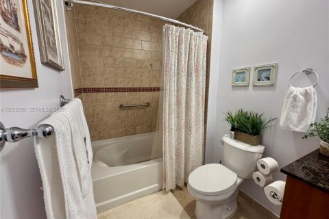 Copropriété à vendre à Miami, Floride: 2 chambres, 109.9 m2 № 2077382 - photo 4