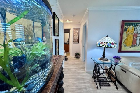 Copropriété à vendre à Miami, Floride: 2 chambres, 109.9 m2 № 2077382 - photo 15