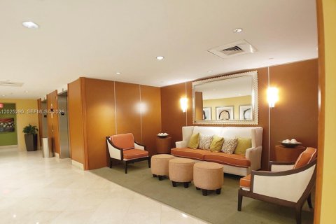 Copropriété à vendre à Miami, Floride: 2 chambres, 109.9 m2 № 2077382 - photo 29