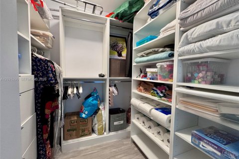 Copropriété à vendre à Miami, Floride: 2 chambres, 109.9 m2 № 2077382 - photo 10