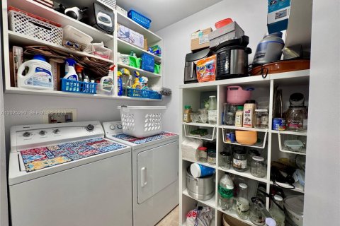 Copropriété à vendre à Miami, Floride: 2 chambres, 109.9 m2 № 2077382 - photo 20