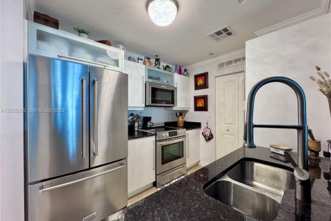 Copropriété à vendre à Miami, Floride: 2 chambres, 109.9 m2 № 2077382 - photo 17