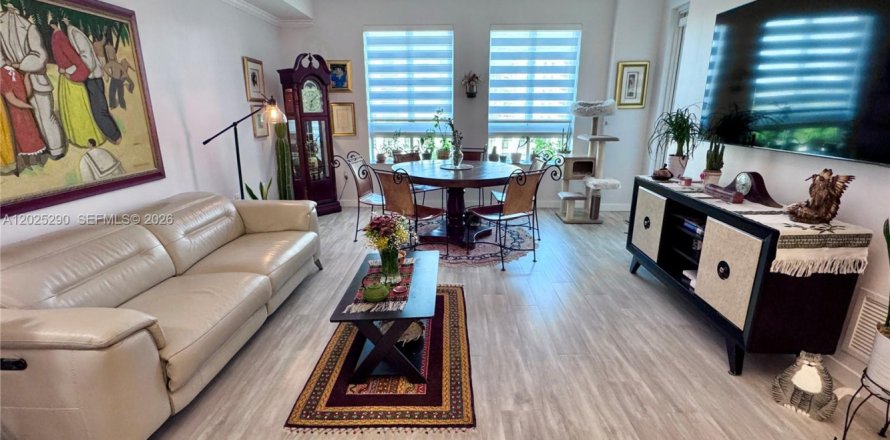 Condo à Miami, Floride, 2 chambres  № 2077382
