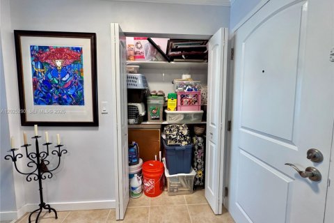Copropriété à vendre à Miami, Floride: 2 chambres, 109.9 m2 № 2077382 - photo 23
