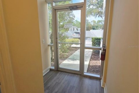 Propiedad comercial en alquiler en Orlando, Florida, 156.54 m2 № 1905267 - foto 8