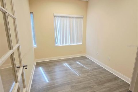 Propiedad comercial en alquiler en Orlando, Florida, 156.54 m2 № 1905267 - foto 11