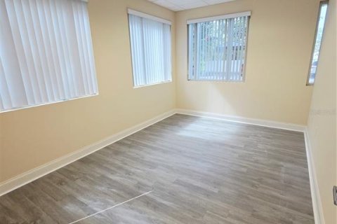 Propiedad comercial en alquiler en Orlando, Florida, 156.54 m2 № 1905267 - foto 12