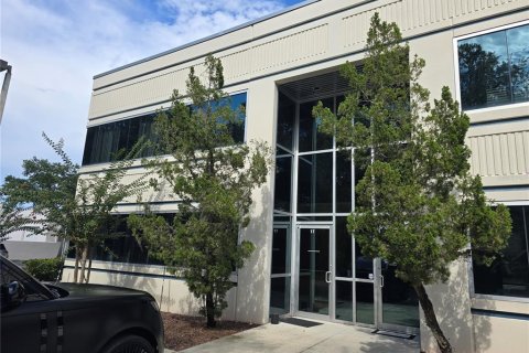 Propiedad comercial en alquiler en Orlando, Florida, 156.54 m2 № 1905267 - foto 2