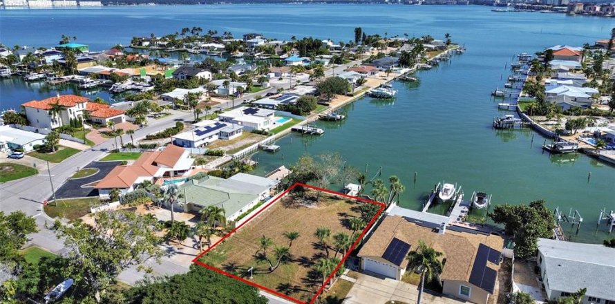 Land in Saint Pete Beach, Florida № 2141598
