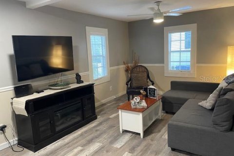 House in Tampa, Florida 2 bedrooms, 83.43 sq.m. № 1853701 - photo 5