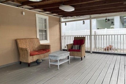 House in Tampa, Florida 2 bedrooms, 83.43 sq.m. № 1853701 - photo 12