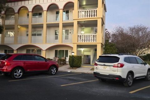 Condo in Clearwater, Florida, 2 bedrooms № 2212195