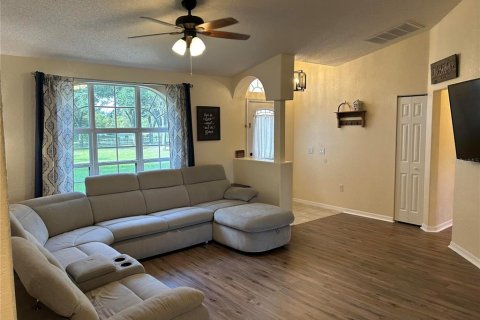 House in Zephyrhills, Florida 3 bedrooms, 158.49 sq.m. № 1838979 - photo 3