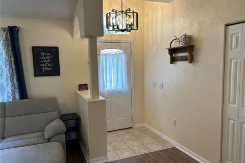 House in Zephyrhills, Florida 3 bedrooms, 158.49 sq.m. № 1838979 - photo 2