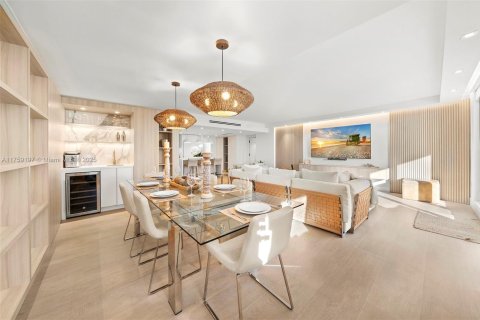 Condo in Miami Beach, Florida, 2 bedrooms  № 2014059 - photo 10