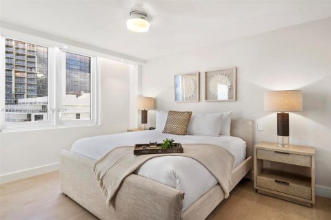 Condo in Miami Beach, Florida, 2 bedrooms  № 2014059 - photo 25