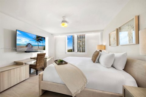 Condo in Miami Beach, Florida, 2 bedrooms  № 2014059 - photo 27
