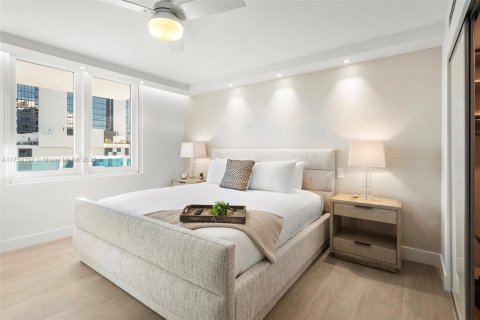 Condo in Miami Beach, Florida, 2 bedrooms  № 2014059 - photo 16
