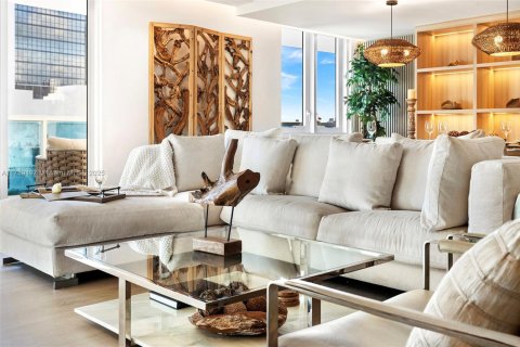 Condo in Miami Beach, Florida, 2 bedrooms  № 2014059 - photo 7