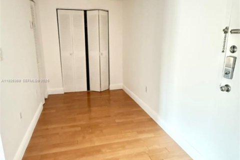 Appartement à louer à Miami Beach, Floride: 1 chambre, 67.35 m2 № 1985700 - photo 2