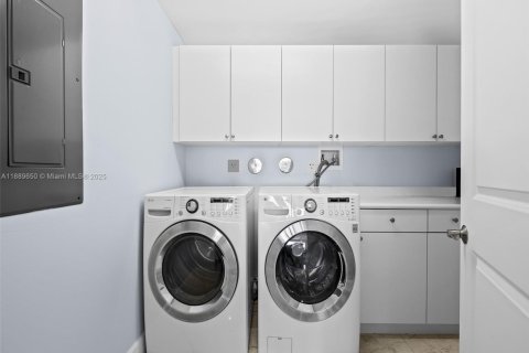 Condominio en venta en Fort Lauderdale, Florida, 2 dormitorios, 196.95 m2 № 1938928 - foto 23