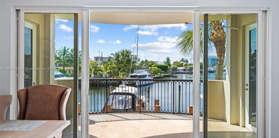 Condominio en Fort Lauderdale, Florida, 2 dormitorios  № 1938928