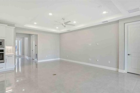 House in Lakewood Ranch, Florida 2 bedrooms, 169.73 sq.m. № 1322330 - photo 20