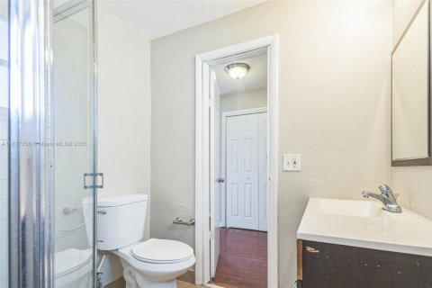Casa en venta en Lauderhill, Florida, 3 dormitorios, 192.21 m2 № 1823429 - foto 13