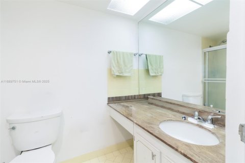 Copropriété à vendre à Sunny Isles Beach, Floride: 1 chambre, 90.58 m2 № 2021343 - photo 30