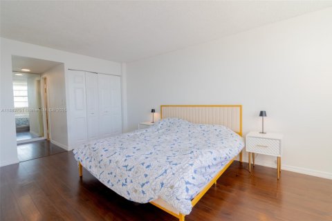 Copropriété à vendre à Sunny Isles Beach, Floride: 1 chambre, 90.58 m2 № 2021343 - photo 21