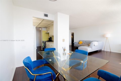 Copropriété à vendre à Sunny Isles Beach, Floride: 1 chambre, 90.58 m2 № 2021343 - photo 11