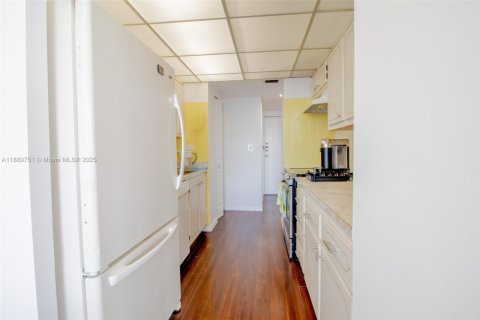 Copropriété à vendre à Sunny Isles Beach, Floride: 1 chambre, 90.58 m2 № 2021343 - photo 16