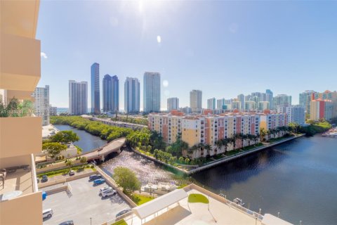 Copropriété à vendre à Sunny Isles Beach, Floride: 1 chambre, 90.58 m2 № 2021343 - photo 2