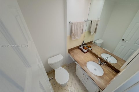 Copropriété à vendre à Sunny Isles Beach, Floride: 1 chambre, 90.58 m2 № 2021343 - photo 26