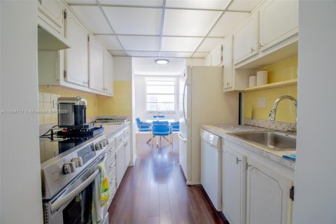 Copropriété à vendre à Sunny Isles Beach, Floride: 1 chambre, 90.58 m2 № 2021343 - photo 17