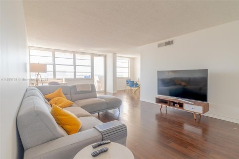Copropriété à vendre à Sunny Isles Beach, Floride: 1 chambre, 90.58 m2 № 2021343 - photo 12