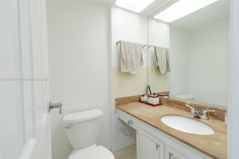 Copropriété à vendre à Sunny Isles Beach, Floride: 1 chambre, 90.58 m2 № 2021343 - photo 29