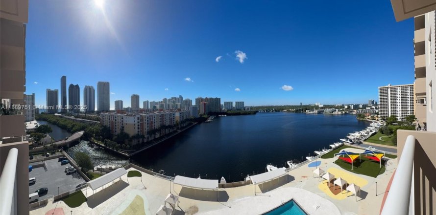 Condo à Sunny Isles Beach, Floride, 1 chambre № 2021343