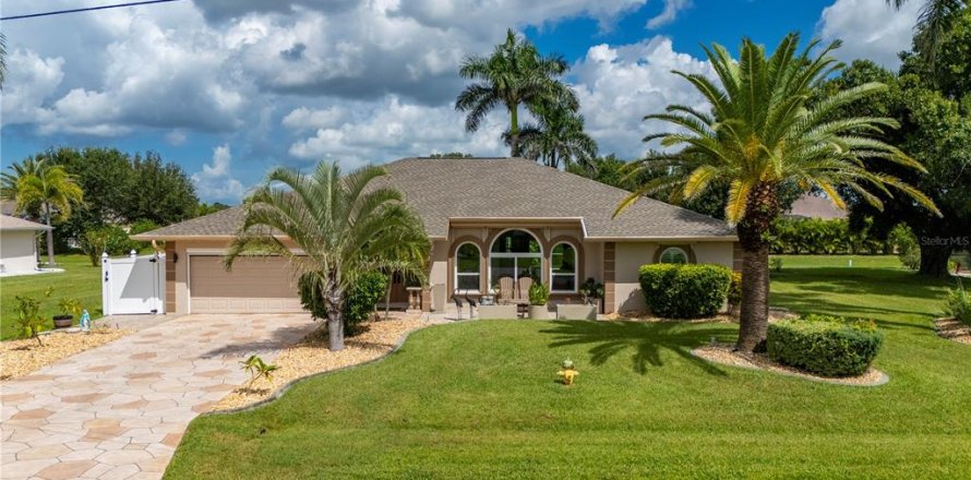 Villa ou maison à Punta Gorda, Floride 3 chambres, 215.72 m2 № 1875757