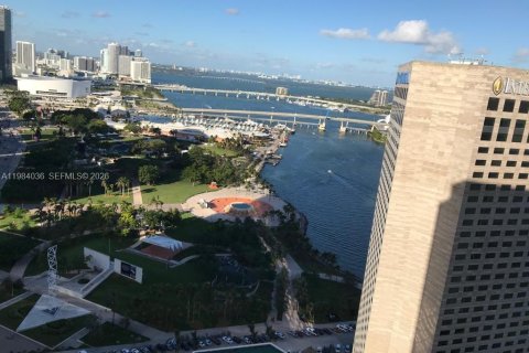 Condo in Miami, Florida, 1 bedroom № 2243784 - photo 11