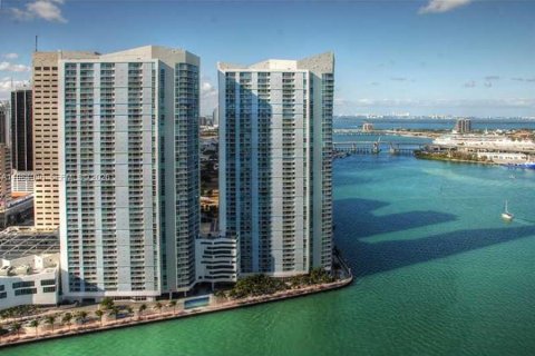 Condo in Miami, Florida, 1 bedroom № 2243784 - photo 2