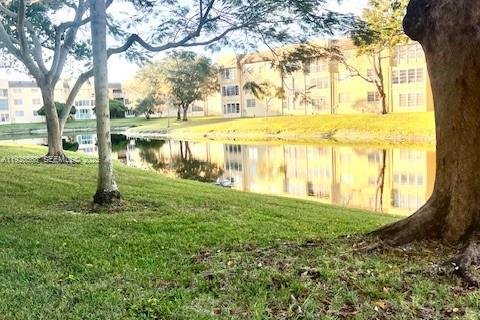 Condominio en venta en Tamarac, Florida, 2 dormitorios, 81.75 m2 № 1986457 - foto 22