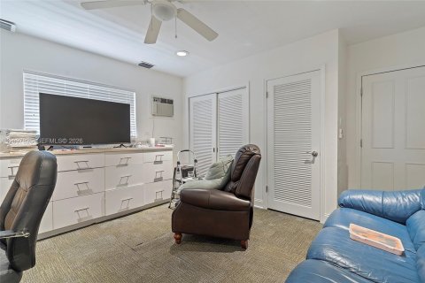 House in Tamarac, Florida 4 bedrooms, 190.73 sq.m. № 2392282 - photo 27