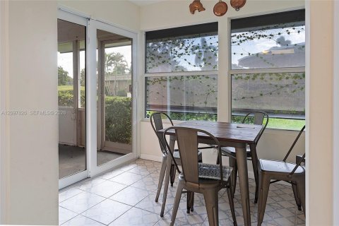 House in Tamarac, Florida 4 bedrooms, 190.73 sq.m. № 2392282 - photo 23
