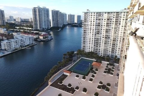 Copropriété à vendre à Sunny Isles Beach, Floride: 2 chambres, 129.69 m2 № 1996955 - photo 2